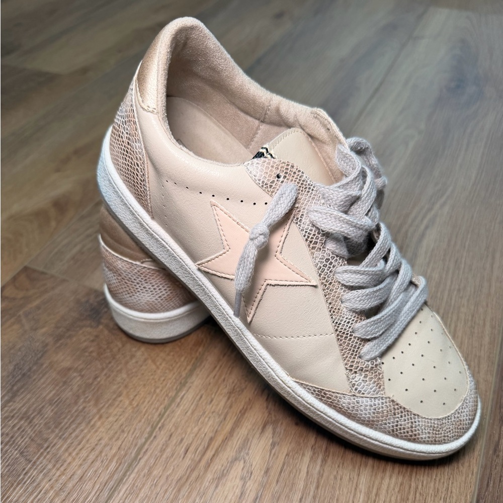 Shu Shop Paz Gold Snake‎ Sneakers Size 8.5 Pink Star Accent Metallic Snake Print